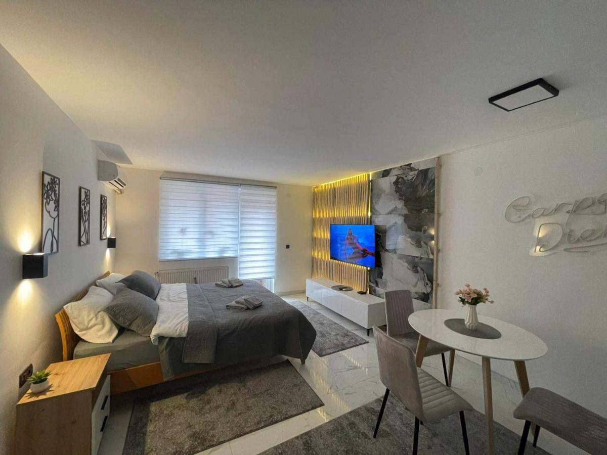 Apartman Afrodita Lux 1 Ni Exteriör bild